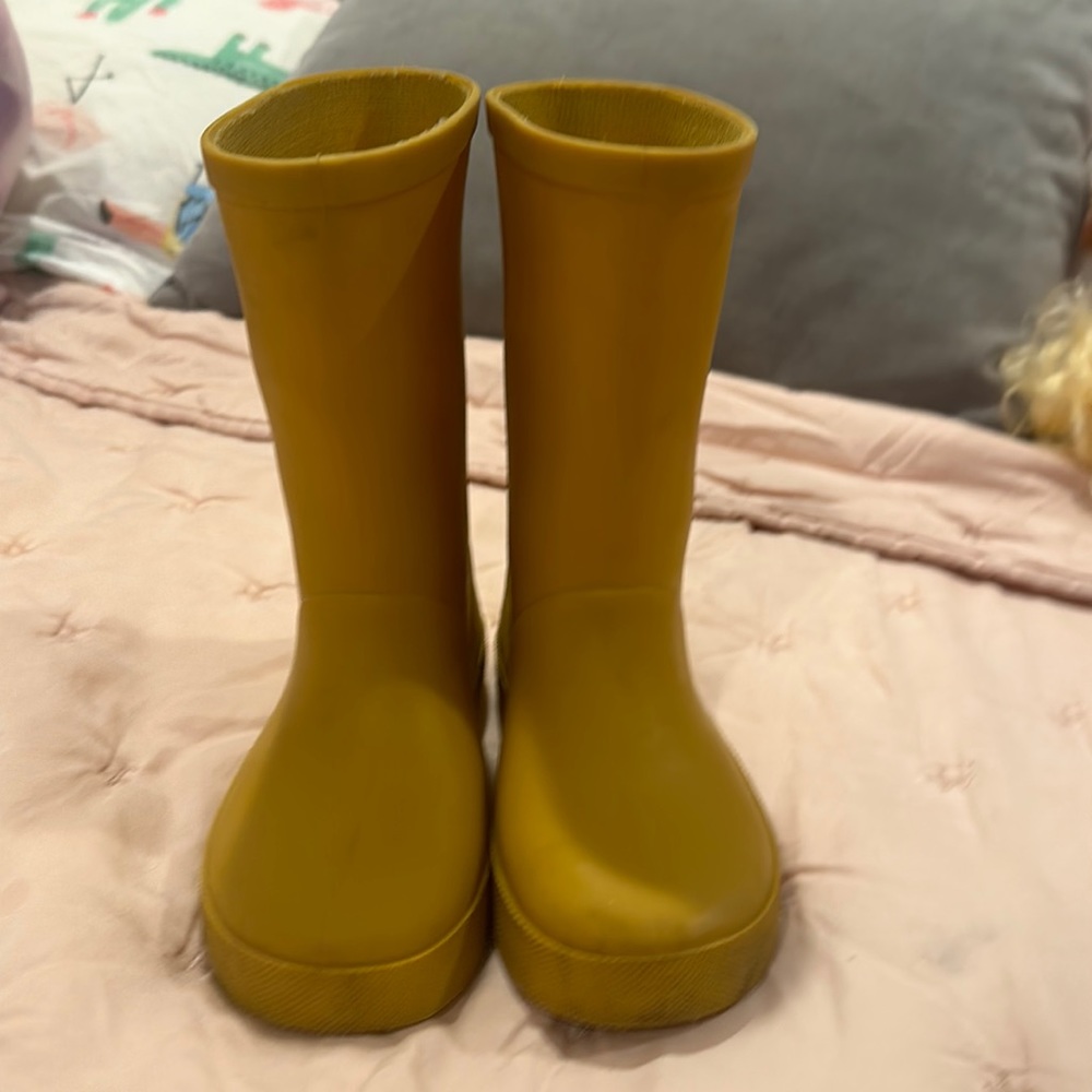 Zara little  kids yellow rain boots